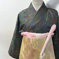 大島紬	袷	紺地に赤、黄、緑の一元絣