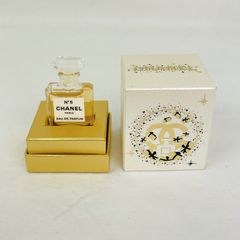 CHANEL香水97　CHANEL　No.5　オードゥパルファム　1.5ml　未使用　ホリデーパッケージ　サンプル　ミニチュア香水　シャネル　松前R56号店