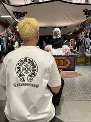 Chrome Hearts（クロム・ハーツ）発売 ハーストフラワーと十字アルファベットプリント コラボレーションシリーズ カップル用プリント T シャツ 