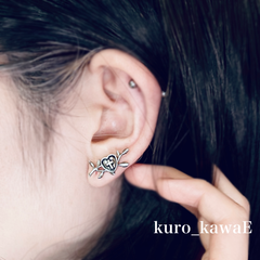 ゴシックハートのピアス /イヤリング/十字架 中世 英国 病みかわいい 韓国 闇 高品質 錆びない 闇 ゴスロリ サブカル