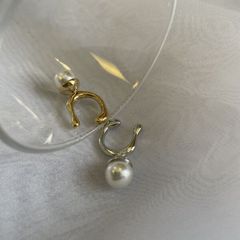 イヤーカフ 片耳用 パール パールアイテム イヤーカフス イヤリング ノンホールピアス 合金 プラスチックパール 結婚式 入学式 レディース アクセサリー ニュアンス 大人かわいい 韓国アクセサリー 334p シースキー【seasukii】