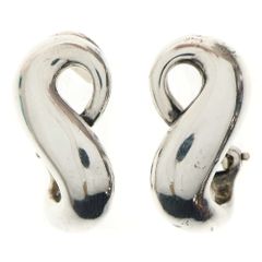 TIFFANY&Co (ティファニー) インフィニティピアス Ag925 SV シルバー アクセサリー イヤリングのサムネイル