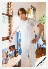 【中古】生写真(ジャニーズ) Hey! Say! JUMP/高木雄也/全身(足見切れ)・衣装白・右手壁・左手腰・左向き・カメラ目線/シングル「ファンファーレ!」MV＆ジャケ写オフショット/公式生写真