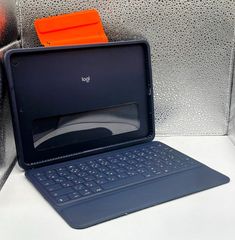中古　ロジクール　Rugged Combo 3 保護キーボードケース　型番：YU0073（iPad 第7世代、第8世代、第9世代用）e
