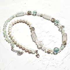 A001【流行りのクリアデザイン⭐】ロングネックレス　アレルギー対応　海　夏　クリアー　シルバー　軽い　カジュアル　涼しげ　お洒落　大人可愛い　ビーズ　ユニーク　キラキラ　透明感　ミントグリーン　パール　インスタ映え　1点物　長さ調節