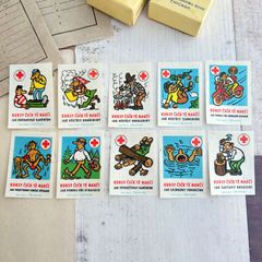410・【在庫限り】マッチラベル　　赤十字　10柄　1967年頃　　レア　アンティーク　ラベルシート 切手趣味週間　コレクション　海外ヴィンテージ　蚤の市　海外アンティーク　図鑑　コレクション　ラベル　海外紙物　チェコ