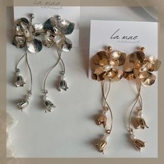 《304ステンレス 24KGP本金メッキ ポスト》 すずらん メタル フラワー お花 ピアス ゴールド シルバー 淡水パール調 揺れる バロックパール ワイヤー ウェディング ブライダル ハンドメイドピアス アレルギー対応《イヤリング変更可能》