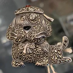 アンティークブローチ マーカサイト 帽子を被った犬 マーカサイト シルバー925 925刻印 手作り ハンドメイド リボン おしゃれ かわいい