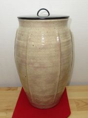 送料込【逢絢亭・新品】茶道具 茶碗 杣山焼 色絵 菊の図 杣山契月 共箱入り 送料込【逢絢亭・新品】茶道具 茶碗 杣山焼 色絵 菊の図 杣山契