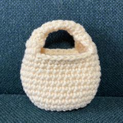 ミニバッグ　小物入れ　ハンドメイド　編み物