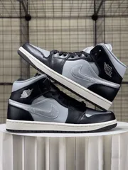お値下げしました??即購入?? Nike Air Jordan 1 High Mid 箱付 男女兼用