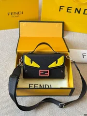 ⭐︎ 極美品 FENDI チェーンウォレット　バグズ　モンスター　スタッズ　長財布 2025年最新】フェンディ 財布 モンスターの人気アイテム - メルカリ