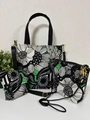 【裁縫ストア・ボヌール】大人かわいい　北欧風　大柄のアートフラワー柄  グリーン　トートバッグ　ポーチ/サコッシュ　ショルダーバッグ　ショルダーストラップ付き  ハンドバッグ　 ハンドメイド/ №500-453