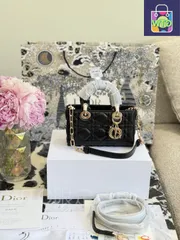 【今日特価】Dior ディオール ディー･ジョイミニシリーズ 藤格?と金属吊?を備えた?雅デザイン ギフトボックス付き