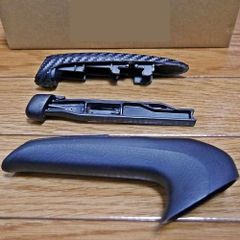 HILUX GUN125 アームレスト 海外純正レザー - メルカリ