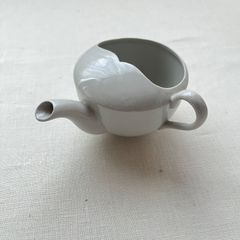 フランスアンティーク　白磁器の急須