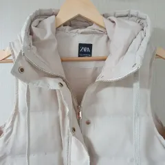 ZARA 新品タグ付き　リバーシブルダウンロングベスト ZARA ザラ リバーシブル 中綿ロングベスト イエローブラック