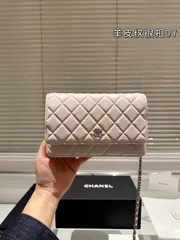 【今日特価】CHANEL フィッシュローン WOC ミニバッグ 羊皮紋レザー