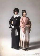 【中古】生写真(男性) 橋本祥平(斎藤一)・牧浦乙葵(雪村千鶴)/キャラクターショット・2Lサイズ/「ミュージカル『薄桜鬼 真改』斎藤一篇」プレミアムチケット特典ブロマイド