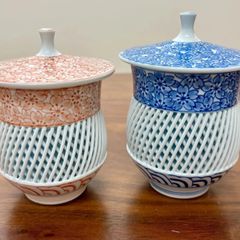 湯飲み　蓋つき　ペアセット　凝ったデザインのコップ