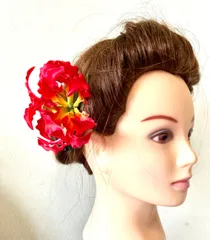 フラダンス　レッドグロリオサのヘアクリップ　11個在庫あり　（11個の場合の単価は1個900円です。）