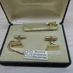 GIVENCHY ジバンシィ　カフスリンク　カブスボタン　スーツ　STAR 美品 GIVENCHY ジバンシィ カフスリンク カブスボタン スーツ STAR 美