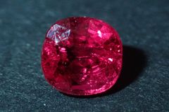 天然ルビー0.560ct 約4×4mm ソーティング付き！