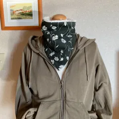 三角形のネックウォーマー（マーガレット柄＆シープボア）内ボア生地4色から選べます