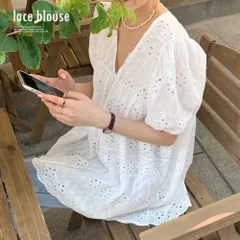 スカラップ刺しゅうレースブラウスVネック