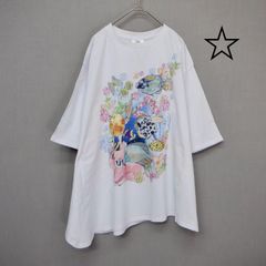 イズスカラー　is scolar 552225：ロゴ花蝶柄 スリット入りTシャツ 552225：ロゴ花蝶柄 スリット入りTシャツの通販-ScoLar