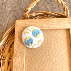 刺繍【ヘアゴム】【ポニーフック】【ブローチ】選べるパーツ　no.102