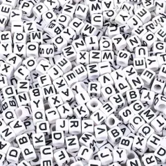 【新着商品】ホワイトアクリルアルファベット「A-Z」キューブビーズ レタービーズ ジュエリー製作、ネックレス、ブレスレット、キーチェーン、ヘアブレイド用 600ピース (6mm) Quefe