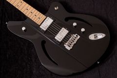 【new】Reverend Guitars / Airsonic W Midnight Black 3.68kg #60865【TONIQ横浜】