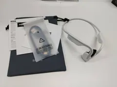 【ジャンク品】Shokz 骨伝導イヤホン ホワイト 充電ケース付き ジャンク品】Shokz 骨伝導イヤホン ホワイト 充電ケース付き