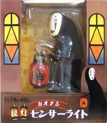 ジブリパーク】千と千尋の神隠し カオナシ フィギュア 赤い提灯付き