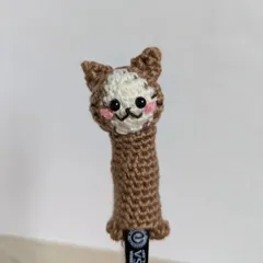 あみぐるみ　指人形？いえ、ボールペンキャップです。　猫　ねこ　茶ハチワレ　顔白　ハンドメイド