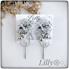 #600 大ぶり/花/シルバー/ビーズ/ハンドメイド/ロングピアス♢イヤリング