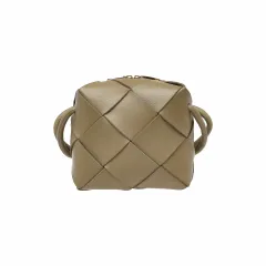 お値下げ♡希少♡正規品♡ボッテガヴェネタカメラバッグbottegaveneta BottegaVeneta ボッテガヴェネタ スモール カメラバッグ