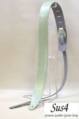 ハンドメイド＆国内生産 ギターストラップ　革(Genuine Leather Guitar Strap)　ミントグリーンしわエナメル