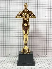 【アカデミー賞】オスカー像 金属製 約25cm【OSCAR】 アカデミー賞】オスカー像 金属製 約25cm【OSCAR】 - メルカリ