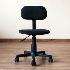 ザ・事務椅子！　コスパ良し！　デスクチェア　オフィスチェア　事務所　仕事　書斎　一人部屋　作業　来客　昇降　高さ調節　キャスター　移動　コロコロ　　スイスイ　軽い　黒　ブラック(BK)　(S120)QZY-A18BK(1.1)オフィスチェア　BK