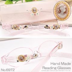 【最新 ハンドメイド】老眼鏡 薔薇 バラ 立体飾り ピンク リーディンググラス シニアグラス おしゃれ 日本の工房で1枚1枚飾りを取り付け かわいい 高度数 +1.0 +1.5 +2.0 +2.5 +3.0 +3.5 +4.0 No.DECORE.6972
