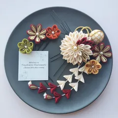 つまみ細工の髪飾り　赤　えんじ　成人式　卒業式　七五三【No.12】