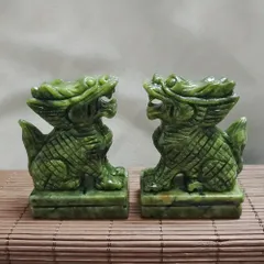 翡翠調 麒麟 天然 石 手作り ヒスイ キリン ジェイド 神獣 幸運 癒し 繁栄 健康運 成功祈願 招福 ストレス緩和 厄除け 御守 贈り物 置物 リビング 玄関
