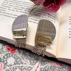 天然石クリスタル　メタルイヤリング　シルバー　クリアストーン　ボールチェーン