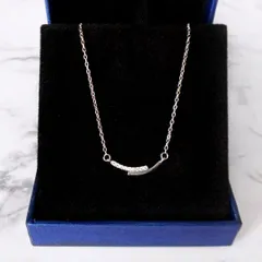 146N【高品質✨】横カーブ　スティック　スマイルライン　シルバー　ネックレス