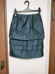 タイトスカート　ティアード　紺色