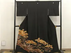 平和屋着物■豪華黒留袖　駒刺繍　枝松文　金銀彩　正絹　逸品　BAAV0118mz