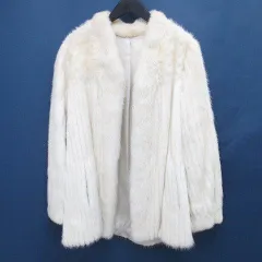 美品　SAGA MINK　ミンクコート　リアルファー　ホワイトミンク　毛皮　白 ずっと欲しかったホワイトミンクを今年こそ！程よく肩落ちした
