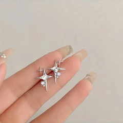 28.星形の小さなスタッドピアス